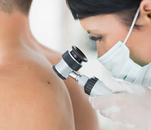 Como escolher um dermatologista